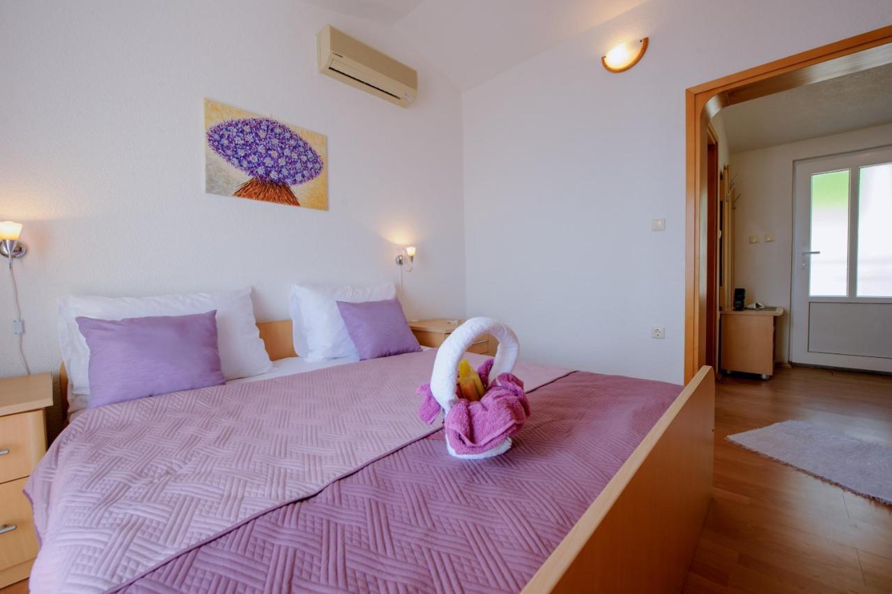Pension Maric Rooms Brist Exterior photo