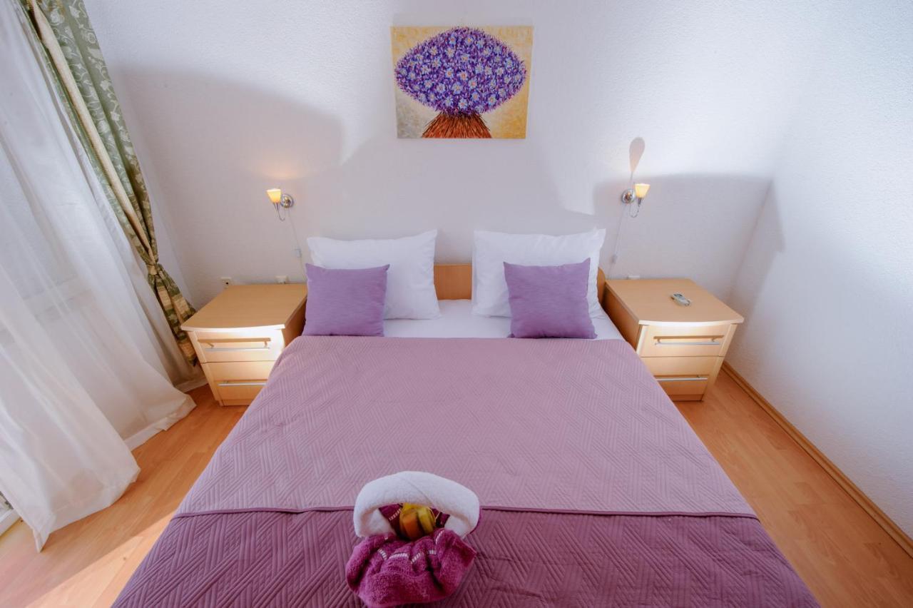 Pension Maric Rooms Brist Exterior photo
