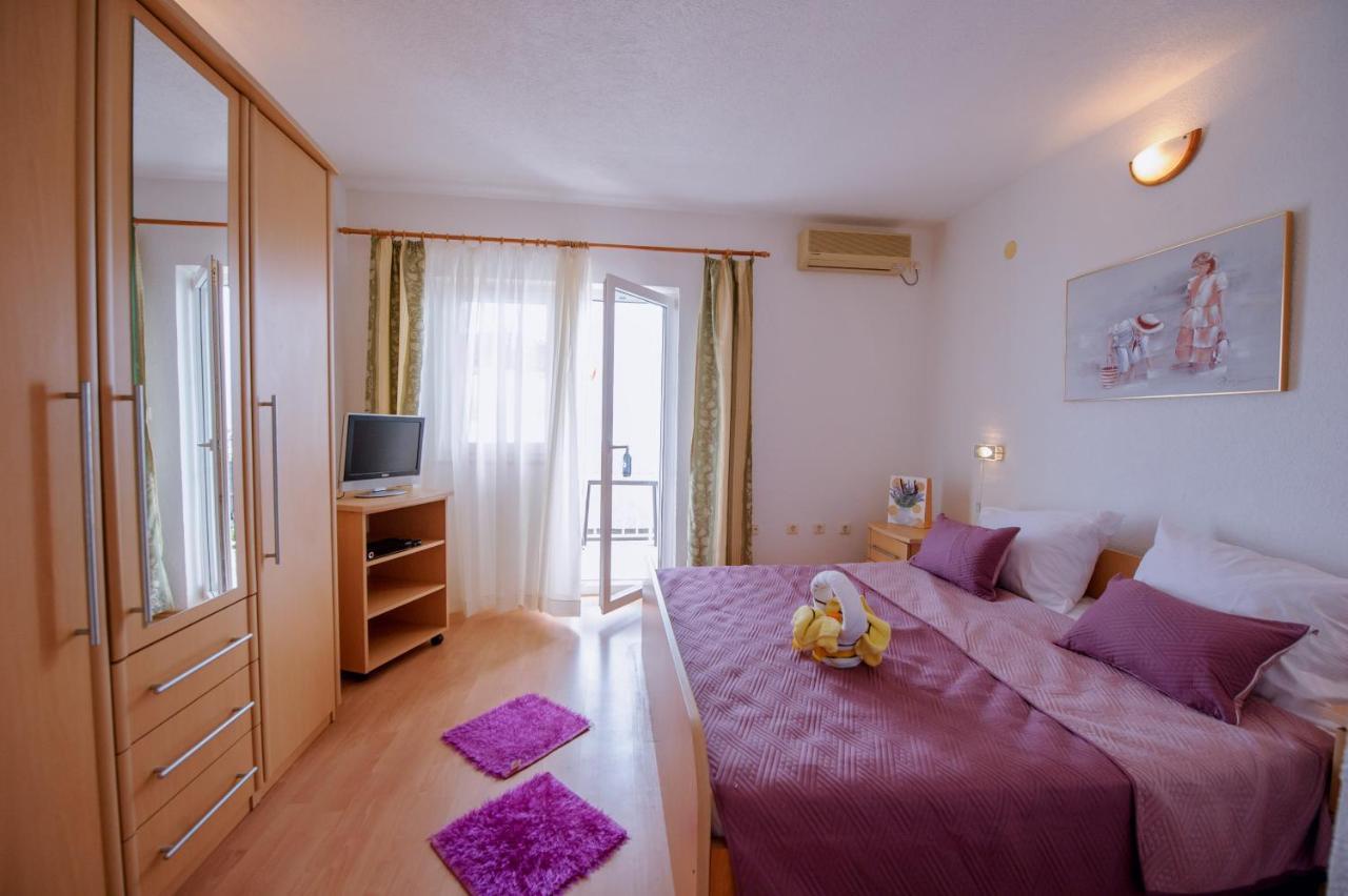 Pension Maric Rooms Brist Exterior photo
